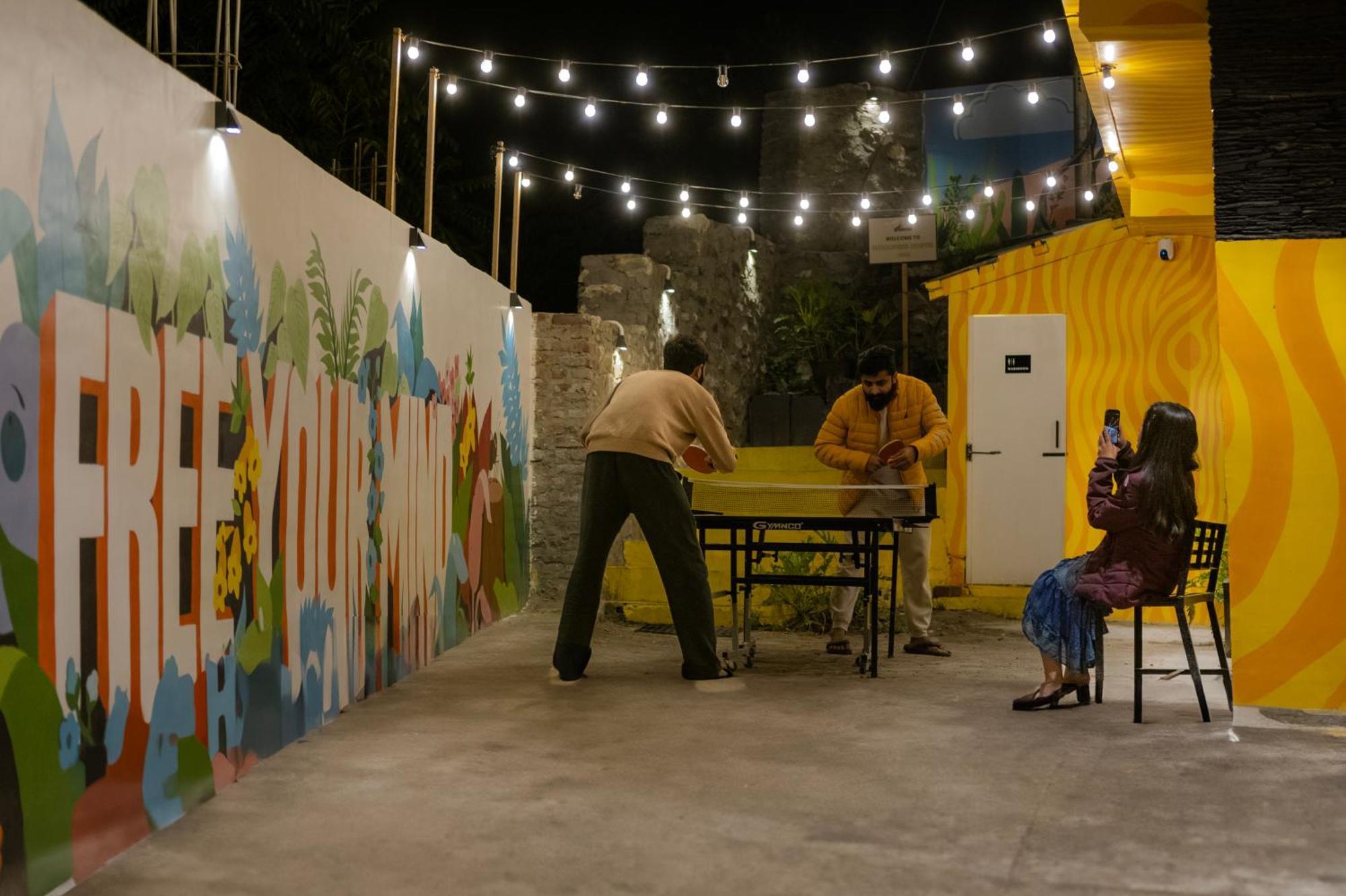 Whoopers Hostel Jibhi Exterior photo